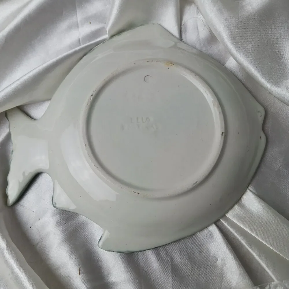 Vintage Portugal Faiancas Belo Art Pottery Fish Shaped 8'' Plate